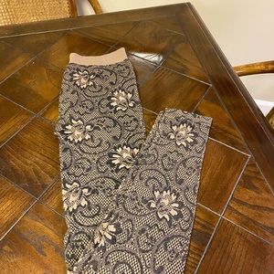 Brown print leggings. One Size